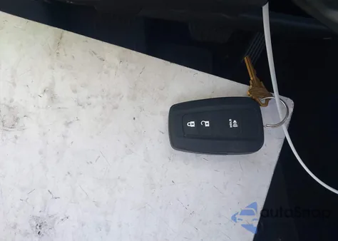 2024 Toyota Rav4 Xle z USA, uszkodzony, nr VIN 2T3W1RFVXRW355197